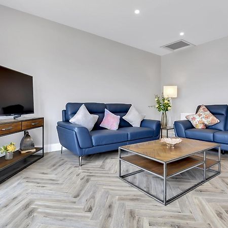 Bayview Luxury 3 Bedroom Apartment First Floor Downings Bagian luar foto
